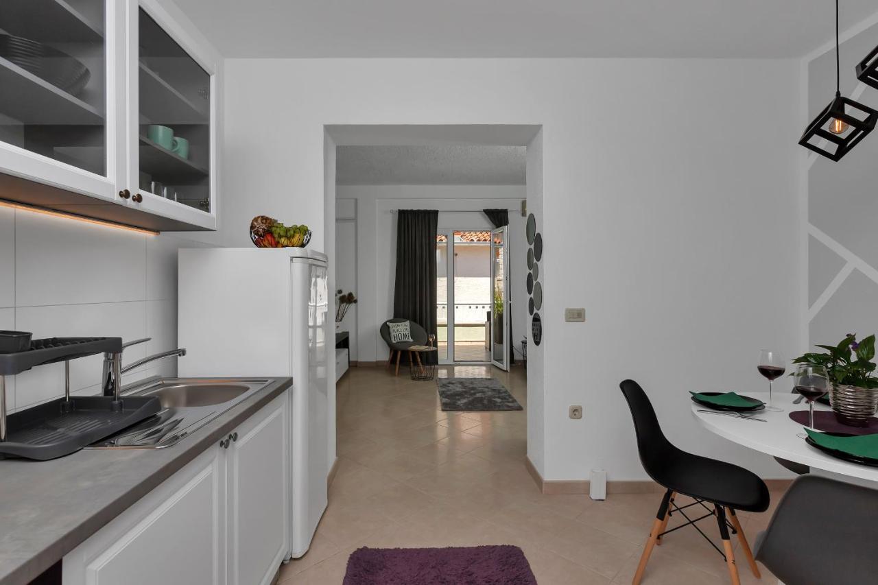 Apartmani Luna Baška Voda Exteriér fotografie