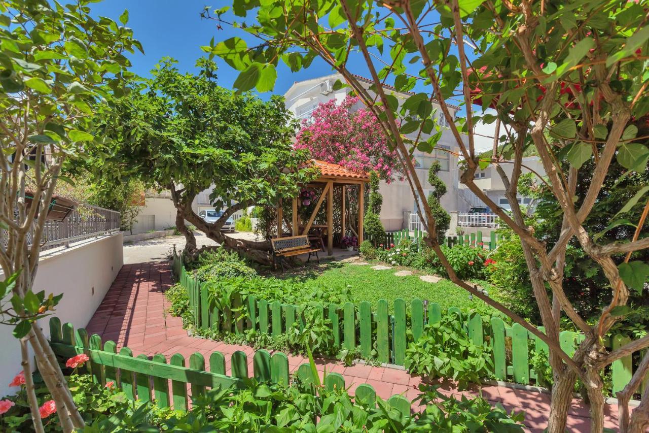 Apartmani Luna Baška Voda Exteriér fotografie