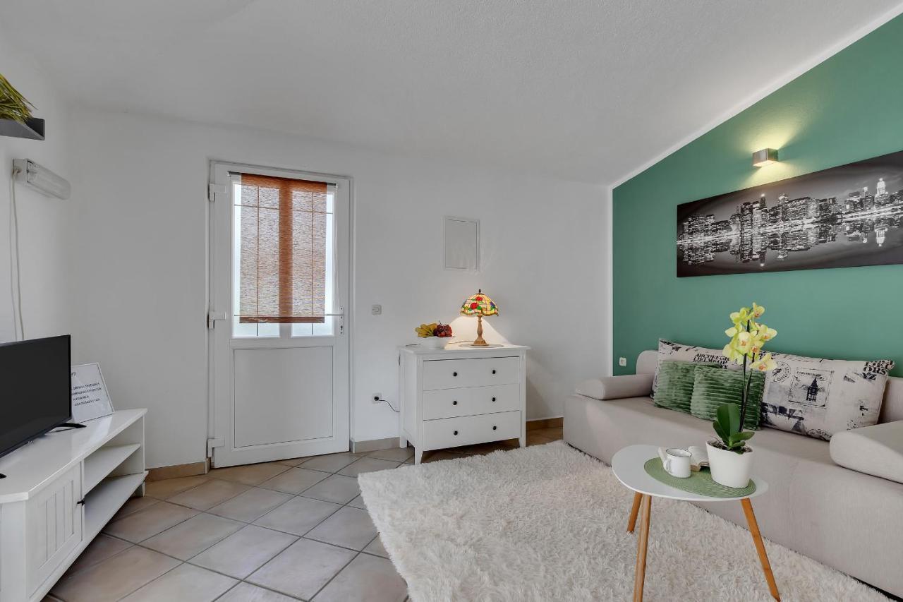 Apartmani Luna Baška Voda Exteriér fotografie